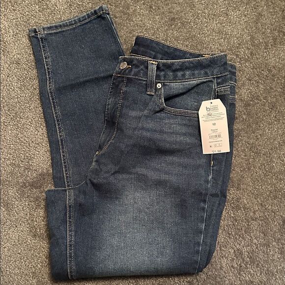 NWT mom jeans Blue Denim Jeans - Picture 1 of 3